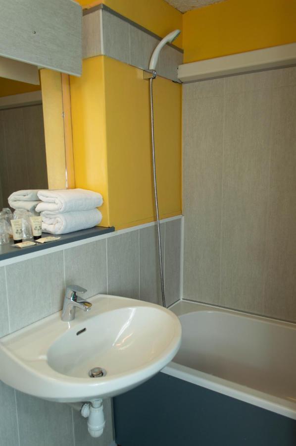 Hotel Les Tourrades Cannes Bagian luar foto