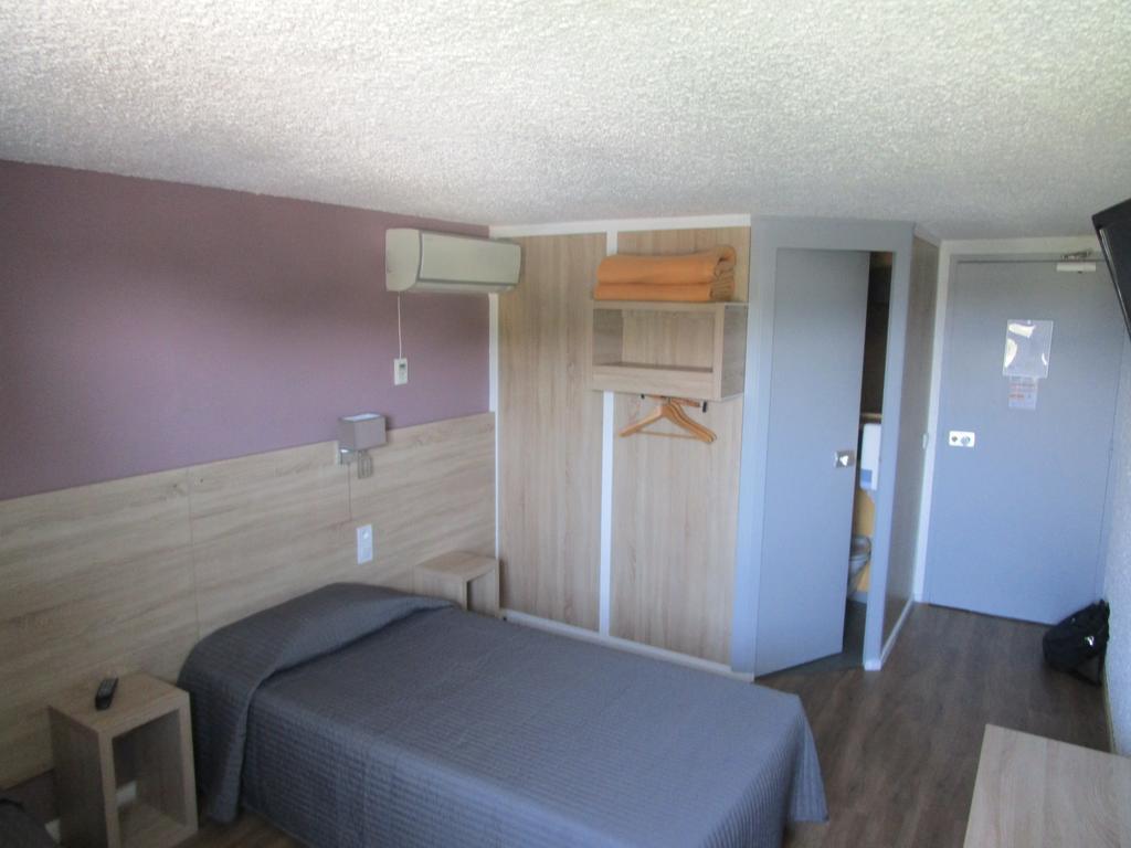 Hotel Les Tourrades Cannes Bagian luar foto