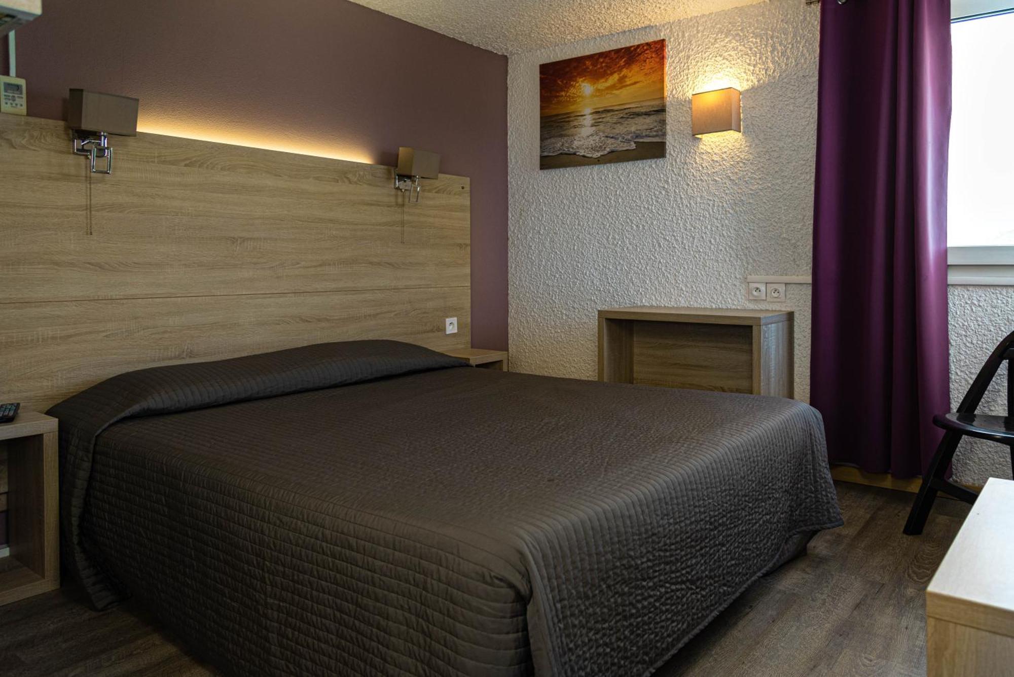 Hotel Les Tourrades Cannes Bagian luar foto