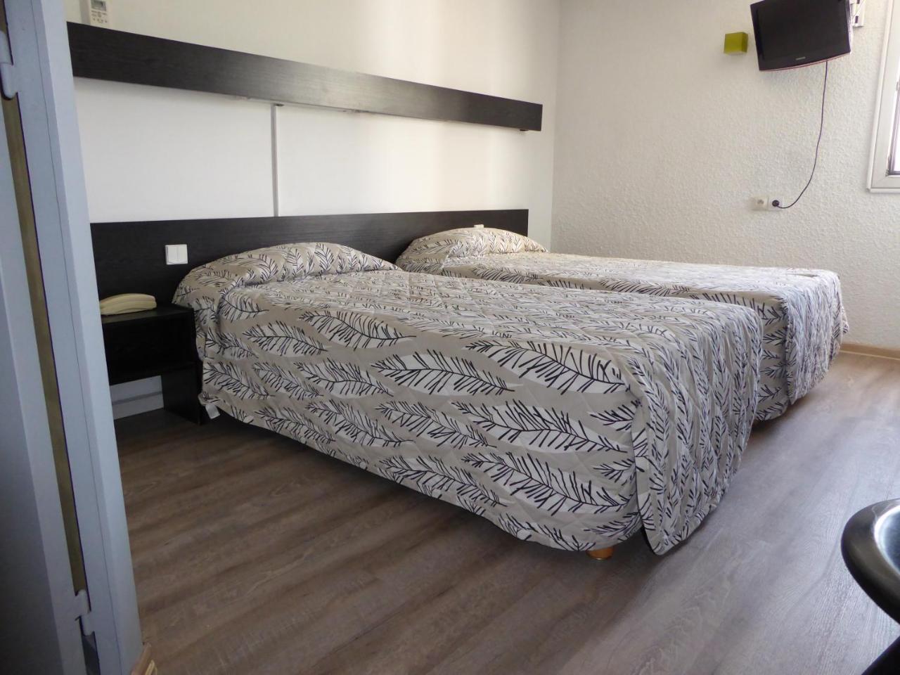 Hotel Les Tourrades Cannes Bagian luar foto