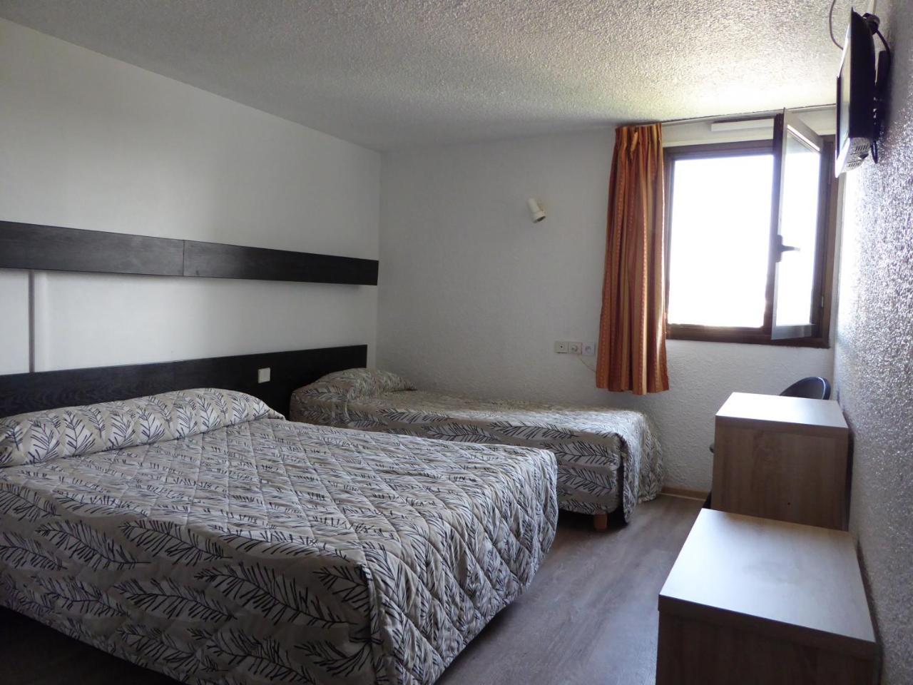 Hotel Les Tourrades Cannes Bagian luar foto